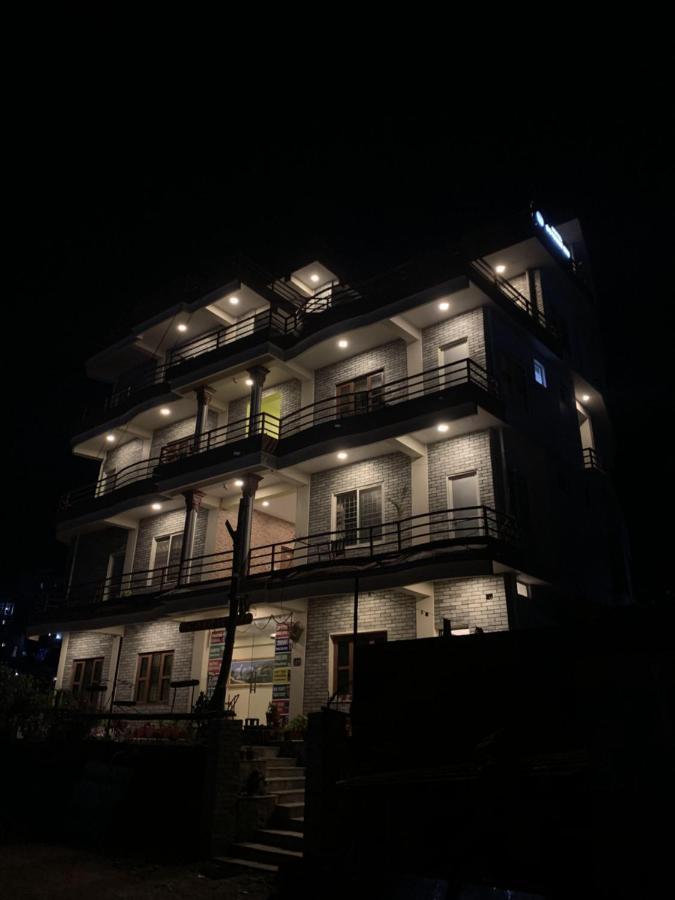 Hotel October Inn Pokhara Exterior photo