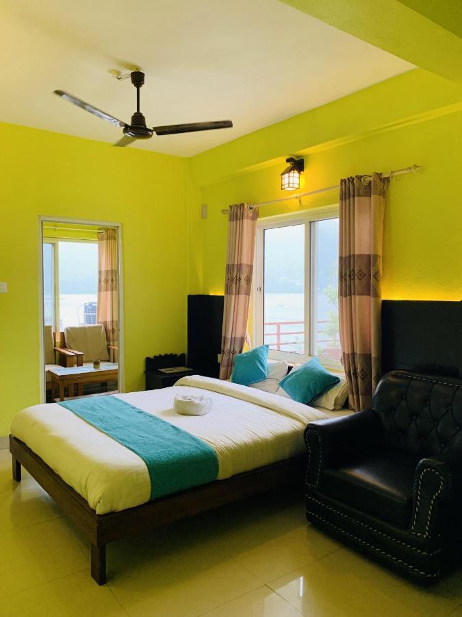 Hotel October Inn Pokhara Exterior photo