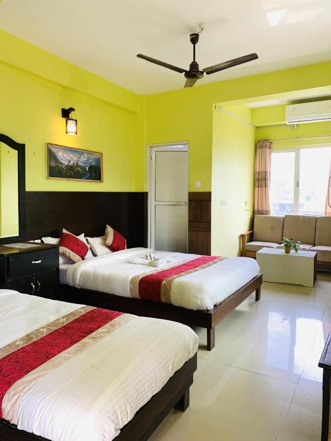 Hotel October Inn Pokhara Exterior photo