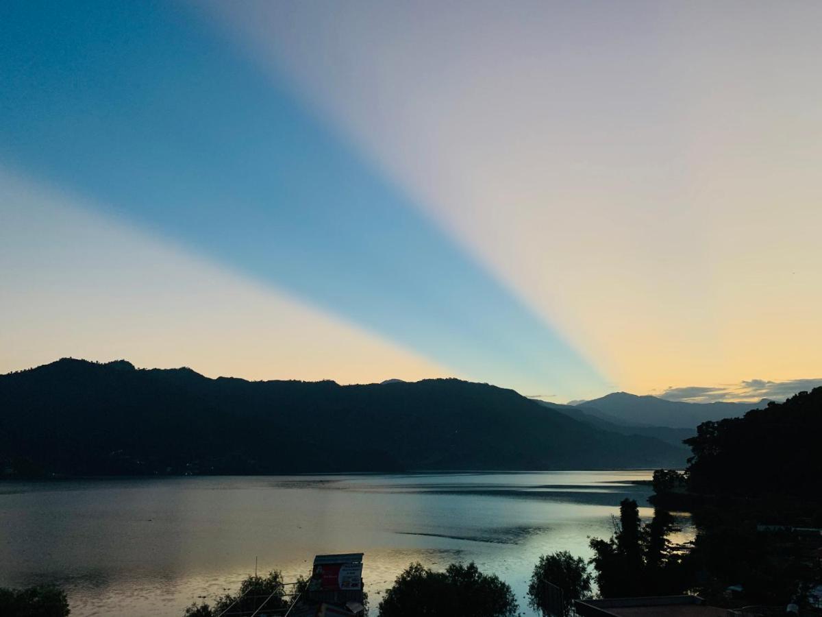 Hotel October Inn Pokhara Exterior photo